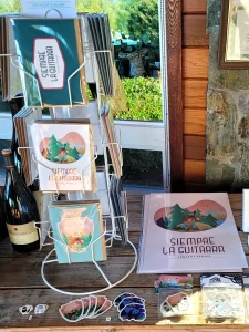 Siempre La Guitarra Postcards, Guitar Picks, Stickers & Posters - Graphicsbyte